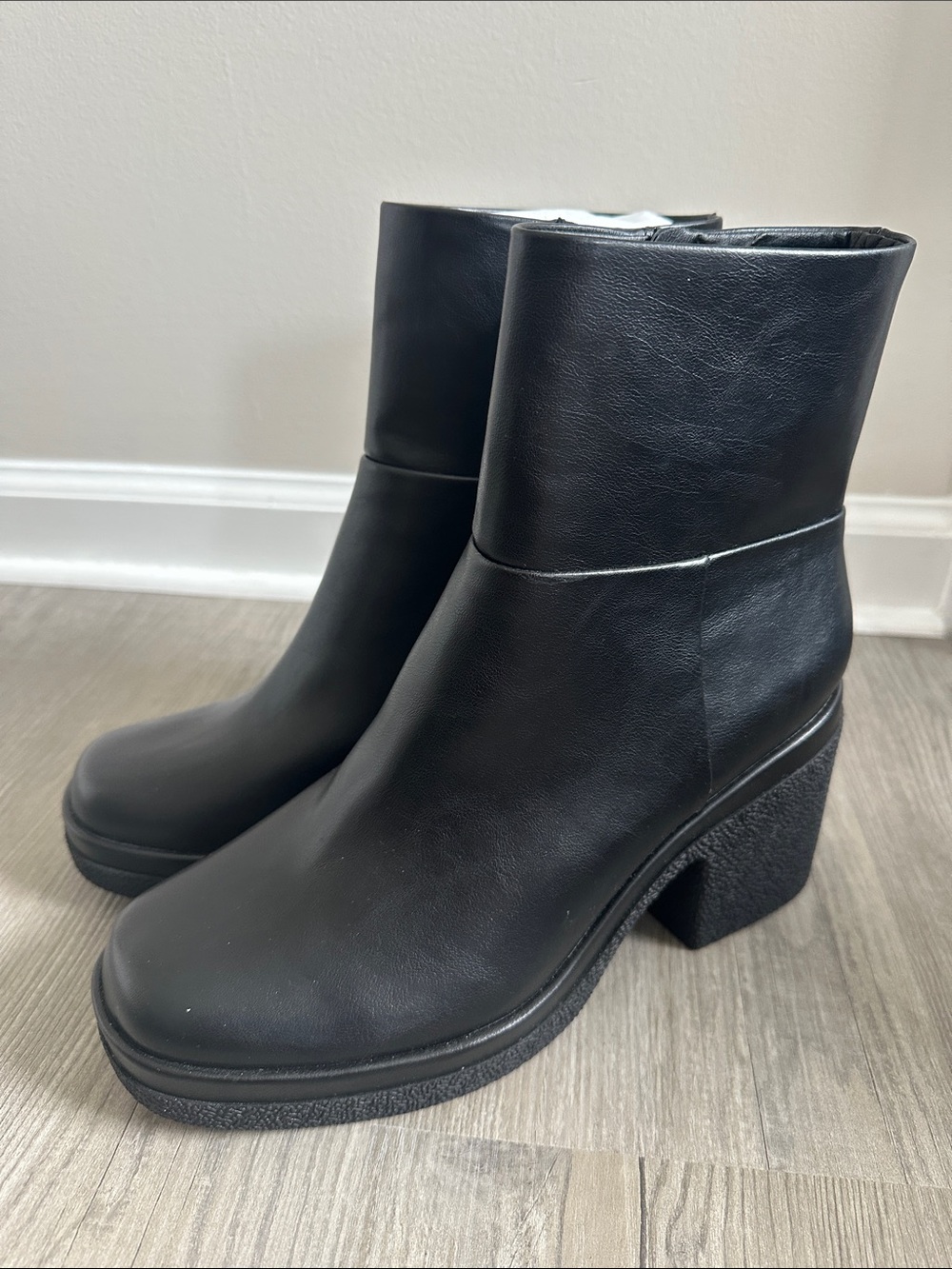 Amazon Essentials Women's Black Platform Block Heel Ankle Boots 10